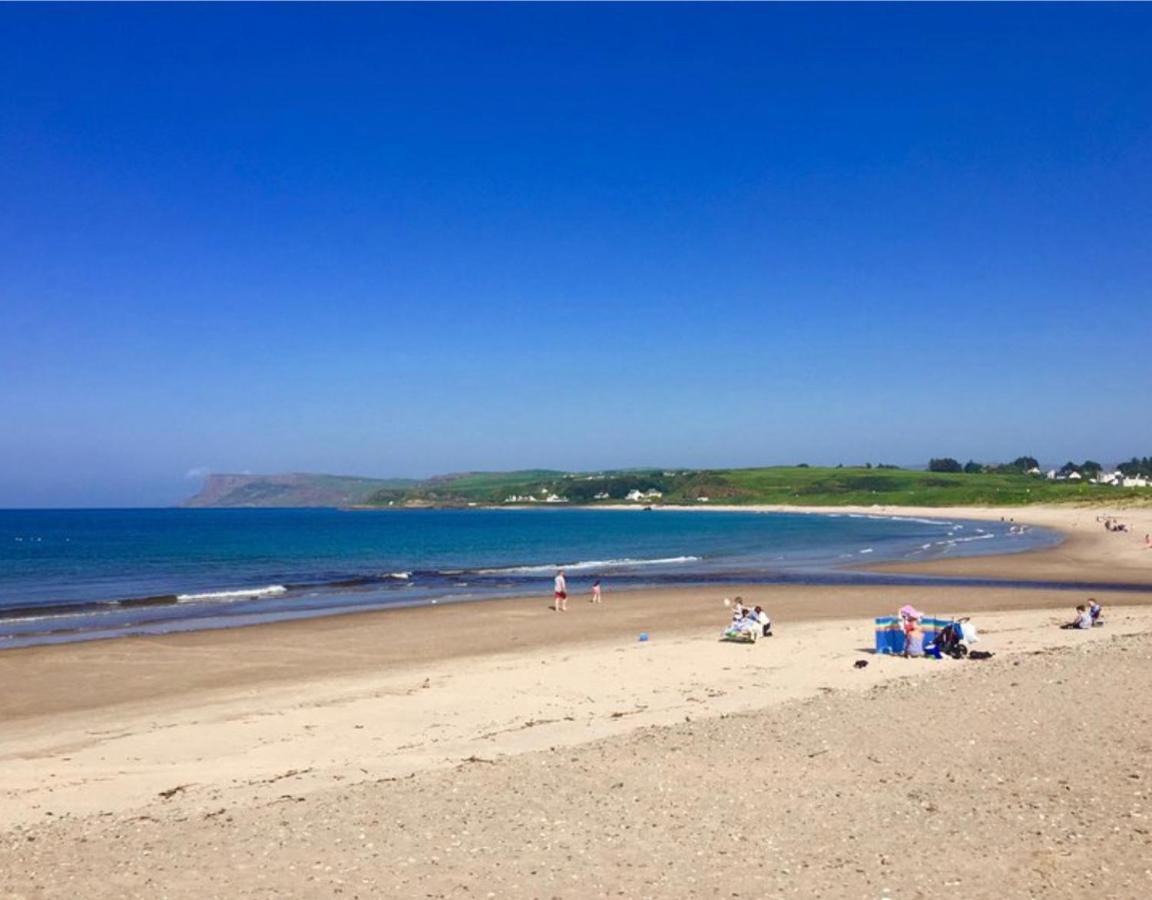Holiday Home In Ballycastle - Fainne Na Cairde Dış mekan fotoğraf