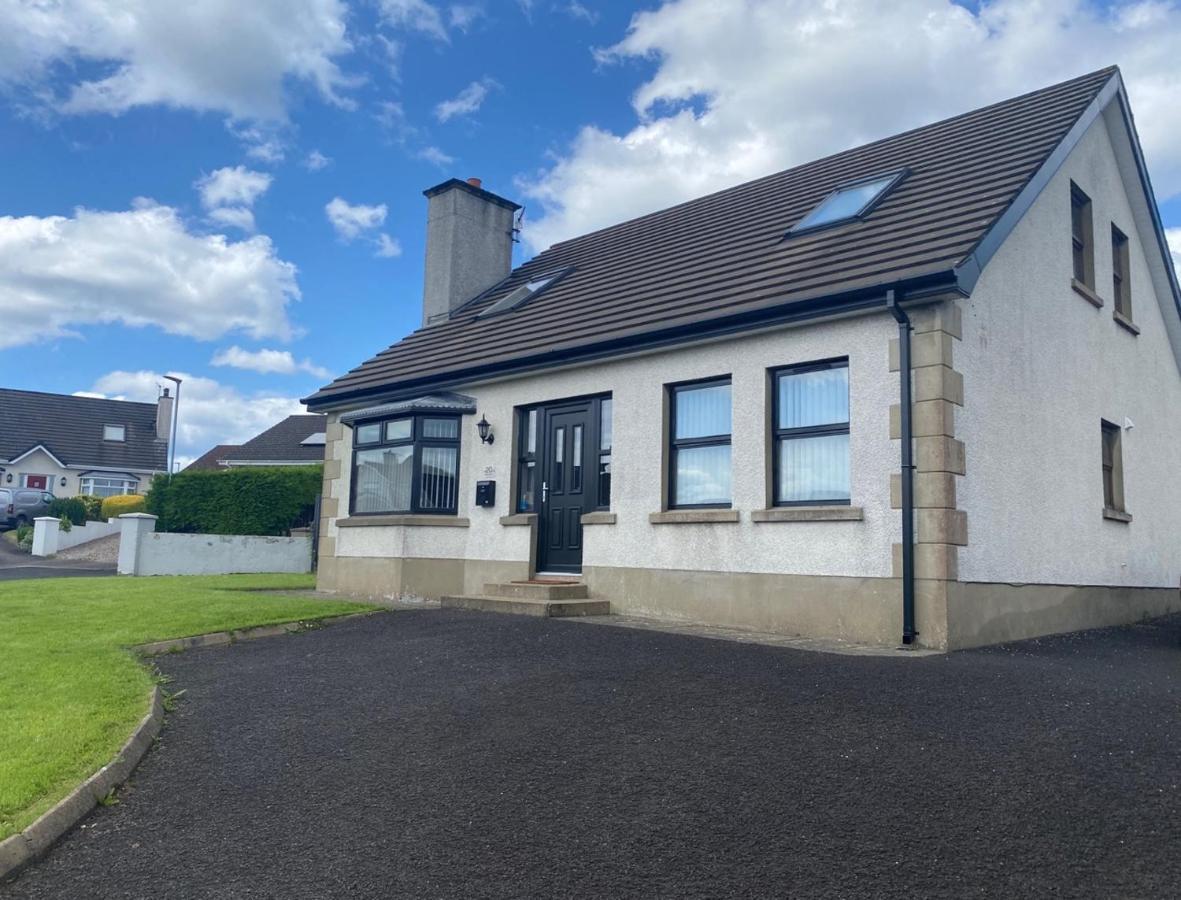 Holiday Home In Ballycastle - Fainne Na Cairde Dış mekan fotoğraf
