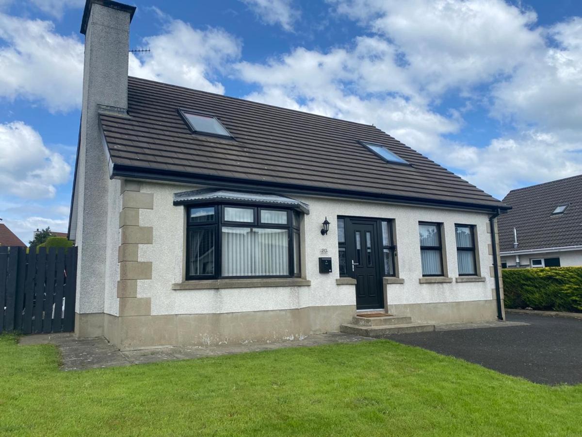 Holiday Home In Ballycastle - Fainne Na Cairde Dış mekan fotoğraf